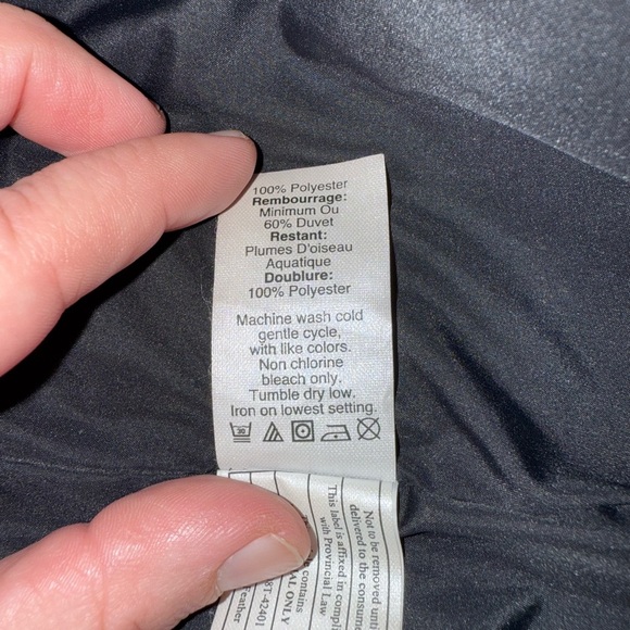 J. Crew Excursion Quilted Puffer Christmas Vest Size Small Black and Red Plaid - Picture 4 of 11